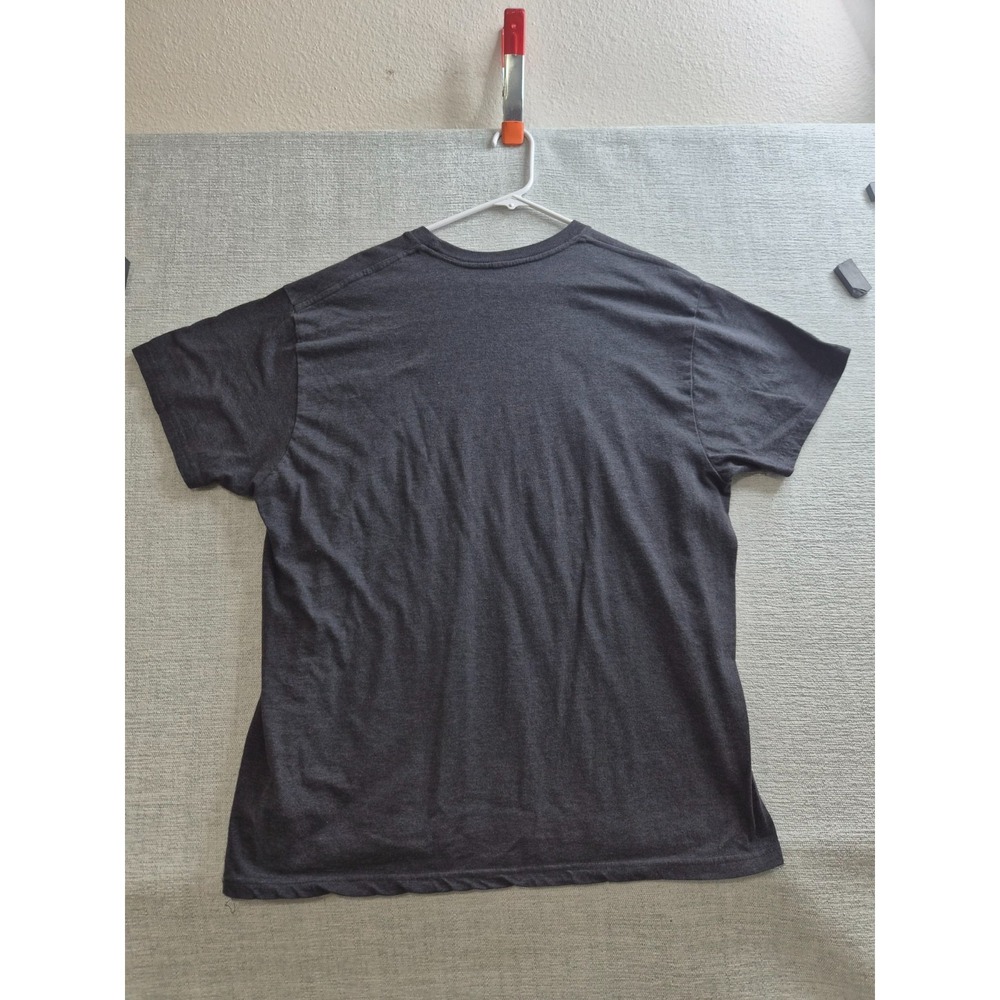 Johnny Cash Man In Black T Shirt Mens XL Gray Tennessee Three Graphic Crew Neck - Picture 2 of 5